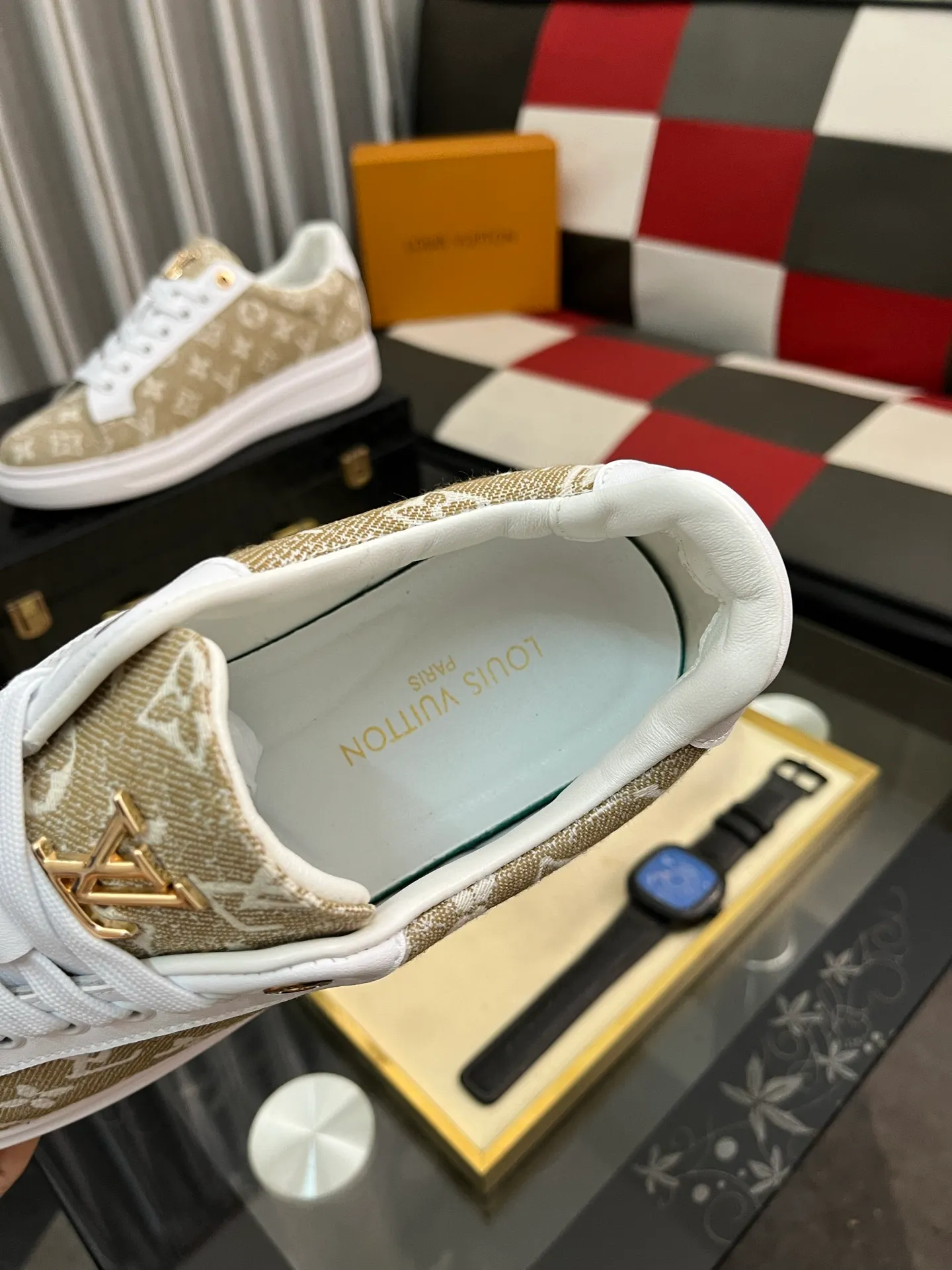 Men's shoes 💰400⌚️⌚️LV Louis Vuitton. The latest trendy casual shoes are popular in physical stores in sizes 38-44. New spring and summer comfortable imported custom original cowhide, unique jacquard fabric element design. Paired with sheepskin lining, Lv original bottom, [taiyang][taiyang] high-end packaging and high quality💪Details determine the quality, you can enter and leave the counter at will, welcome to compare🇮🇹